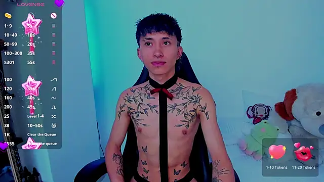 Snapshot of juniior_2311_ chatting on 11.08.25 juniior 2311 online show from 11.08.25