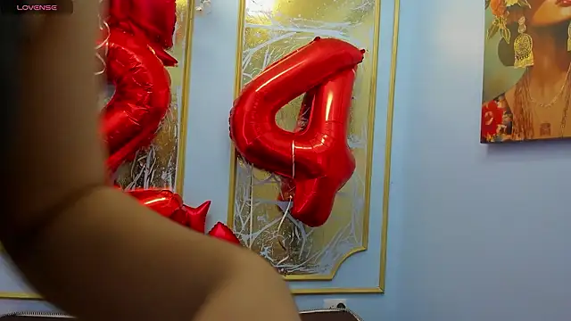 Snapshot of melaniecooperr chatting on 02.11.26 melaniecooperr online show from 02.11.26