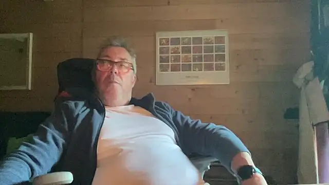Snapshot of lelohop chatting on 05.27.26 lelohop online show from 05.27.26