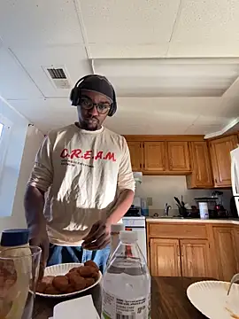 BigPluto online show from 11.08.25