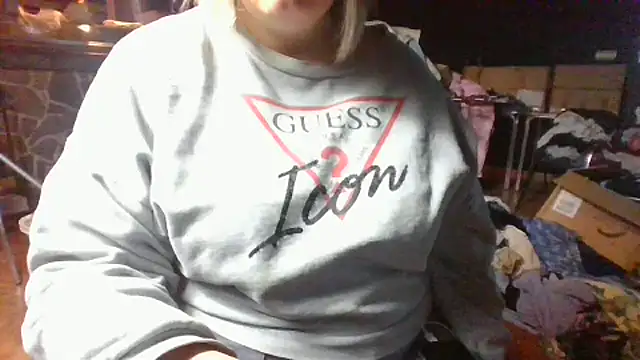 Snapshot of maria38xxx chatting on 10.05.25 maria38xxx online show from 10.05.25