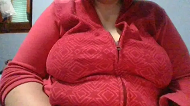 Snapshot of maria38xxx chatting on 10.25.25 maria38xxx online show from 10.25.25