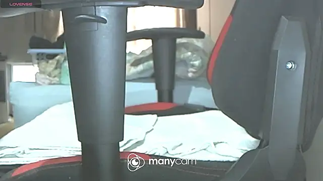 Snapshot of onaho_suki_ chatting on 10.18.25 onaho suki online show from 10.18.25