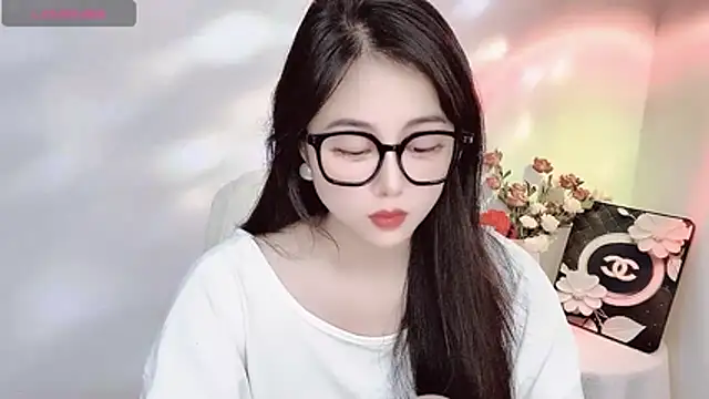 Snapshot of Lydia_170 chatting on 06.15.26 Lydia 170 online show from 06.15.26