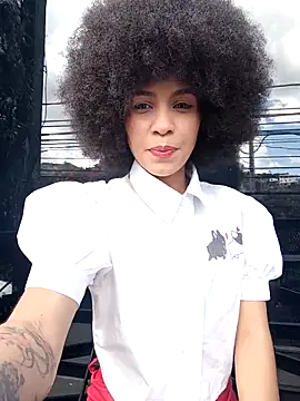 Snapshot of BlairSamy chatting on 09.23.25 BlairSamy online show from 09.23.25