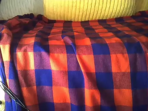 Snapshot of Soft_gal12 chatting on 09.30.25 Soft gal12 online show from 09.30.25