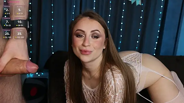 Snapshot of sweet_couple777 chatting on 12.13.24 sweet couple777 online show from 12.13.24