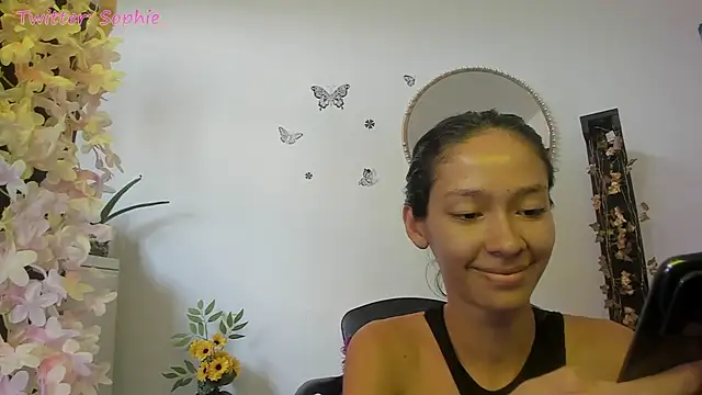 Snapshot of Sophie_sweett19 chatting on 02.21.25 Sophie sweett19 online show from 02.21.25