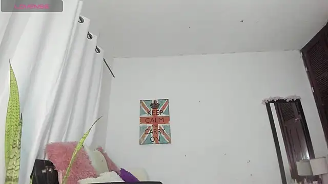 Snapshot of Sophie_sweett19 chatting on 10.16.25 Sophie sweett19 online show from 10.16.25