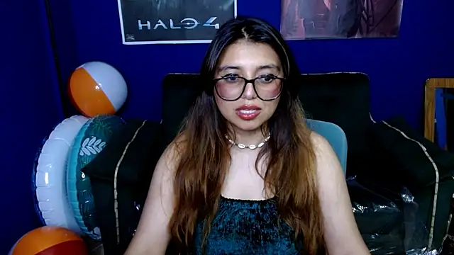 X CHERRY XX online show from 12.04.24
