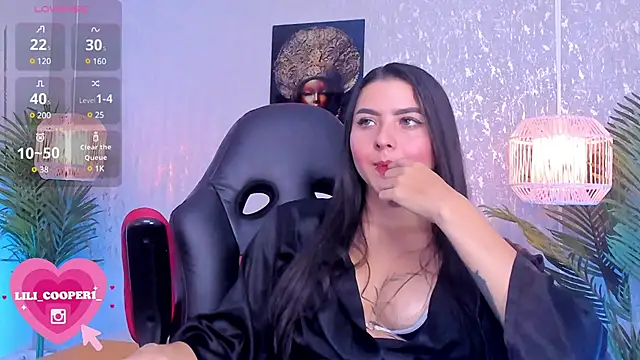 lilicooper  online show from 12.10.24
