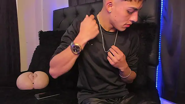 James1lee  online show from 01.12.25