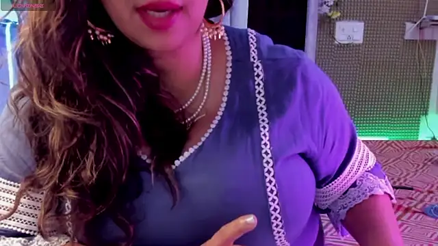 Gulabi Queen online show from 02.26.25