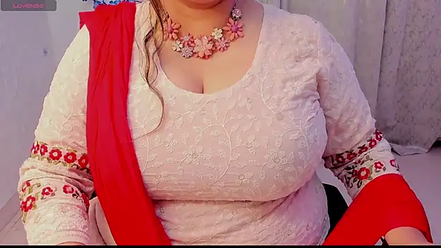 Gulabi Queen online show from 11.12.25