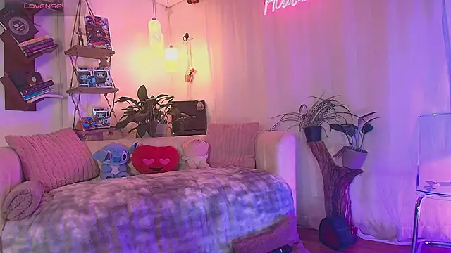 HANNAH LOVEE online show from 06.20.26