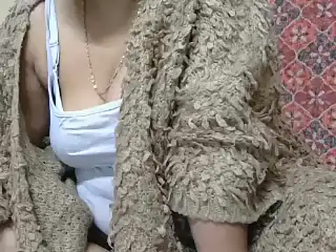 Snapshot of Cute_Kashmira99 chatting on 12.20.24 Cute Kashmira99 online show from 12.20.24