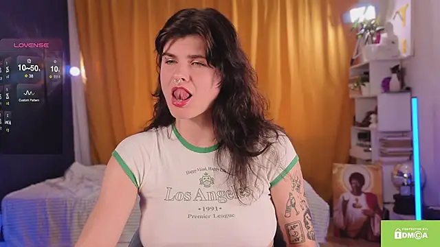 Snapshot of ginavontease chatting on 09.16.25 ginavontease online show from 09.16.25