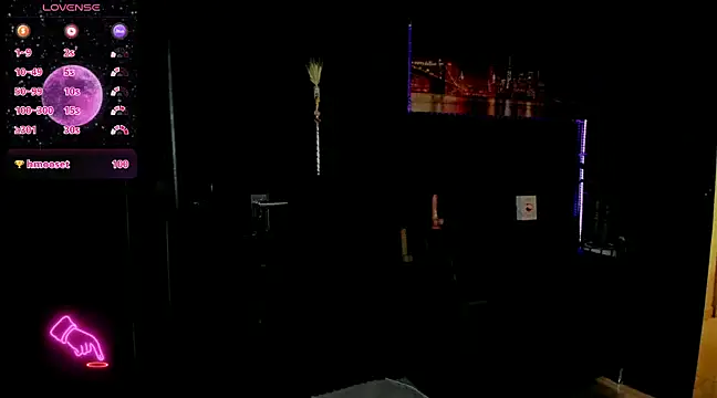 Snapshot of ZhoeStrong chatting on 02.07.25 ZhoeStrong online show from 02.07.25