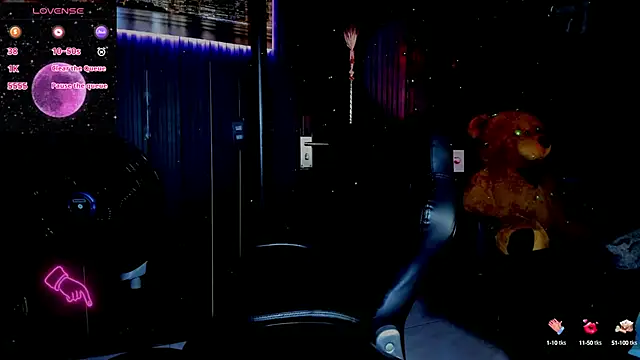 Snapshot of ZhoeStrong chatting on 03.10.25 ZhoeStrong online show from 03.10.25