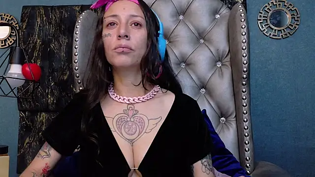 Snapshot of LusstCruella chatting on 05.01.26 LusstCruella online show from 05.01.26