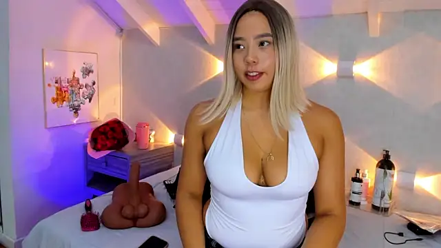 Martina Miiller online show from 04.10.26