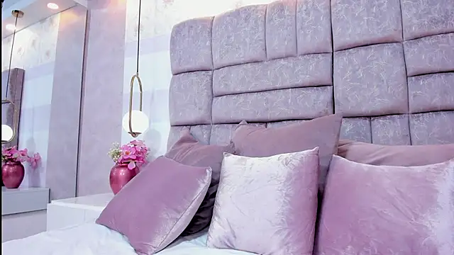 melaniee jones online show from 04.21.26