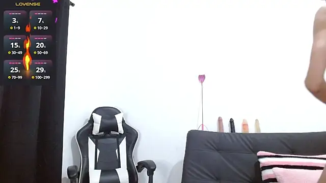 Snapshot of Kiara-Rider chatting on 02.21.25 Kiara-Rider online show from 02.21.25