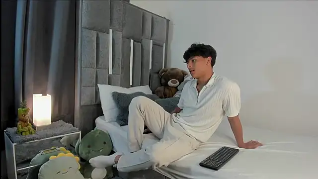 Snapshot of All3ssandr0 chatting on 10.09.25 All3ssandr0 online show from 10.09.25