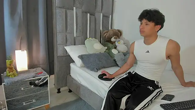 Snapshot of All3ssandr0 chatting on 10.23.25 All3ssandr0 online show from 10.23.25