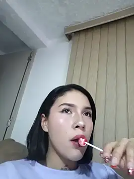 Snapshot of kendaall_jenner_ chatting on 12.14.24 kendaall jenner online show from 12.14.24