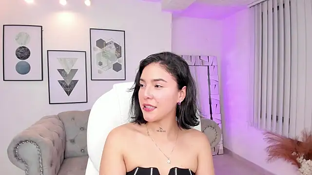 Snapshot of kendaall_jenner_ chatting on 01.08.25 kendaall jenner online show from 01.08.25