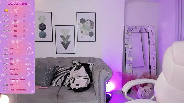 Snapshot of kendaall_jenner_ chatting on 01.10.25 kendaall jenner online show from 01.10.25