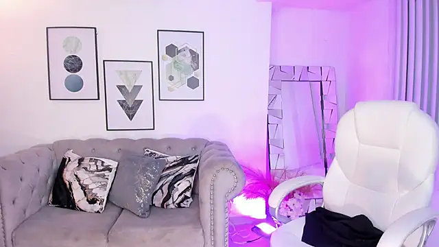 Snapshot of kendaall_jenner_ chatting on 01.17.25 kendaall jenner online show from 01.17.25