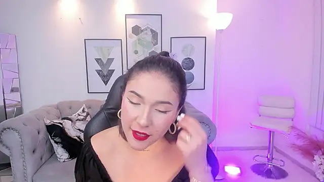 Snapshot of kendaall_jenner_ chatting on 01.31.25 kendaall jenner online show from 01.31.25