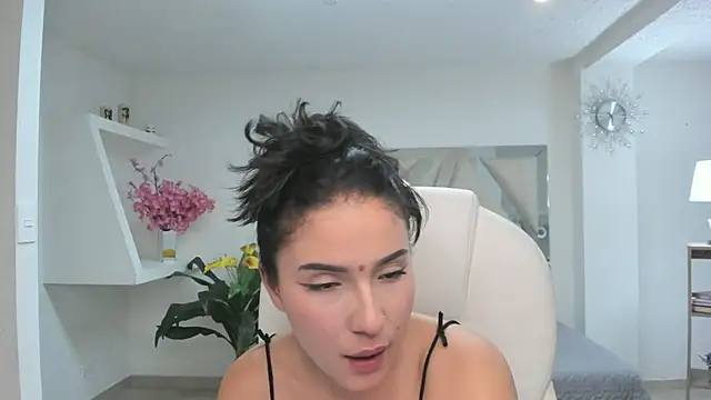 Snapshot of kendaall_jenner_ chatting on 02.01.25 kendaall jenner online show from 02.01.25