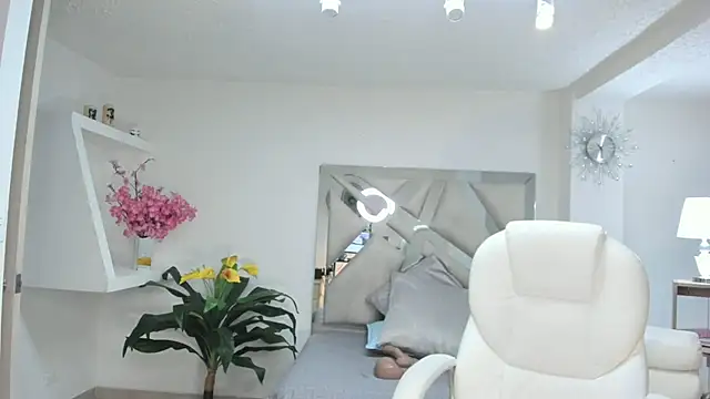 Snapshot of kendaall_jenner_ chatting on 02.01.25 kendaall jenner online show from 02.01.25