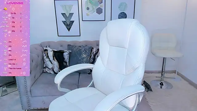 Snapshot of kendaall_jenner_ chatting on 02.28.25 kendaall jenner online show from 02.28.25