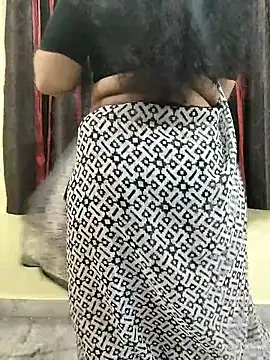 Snapshot of bhuvana555 chatting on 09.26.25 bhuvana555 online show from 09.26.25