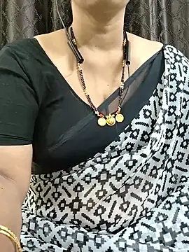 Snapshot of bhuvana555 chatting on 09.27.25 bhuvana555 online show from 09.27.25