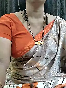 Snapshot of bhuvana555 chatting on 09.28.25 bhuvana555 online show from 09.28.25