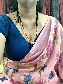 Snapshot of bhuvana555 chatting on 10.18.25 bhuvana555 online show from 10.18.25