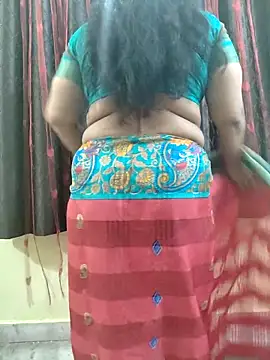 Snapshot of bhuvana555 chatting on 10.21.25 bhuvana555 online show from 10.21.25