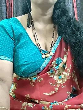 Snapshot of bhuvana555 chatting on 10.24.25 bhuvana555 online show from 10.24.25