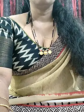 Snapshot of bhuvana555 chatting on 10.25.25 bhuvana555 online show from 10.25.25