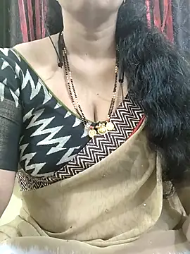 Snapshot of bhuvana555 chatting on 10.30.25 bhuvana555 online show from 10.30.25