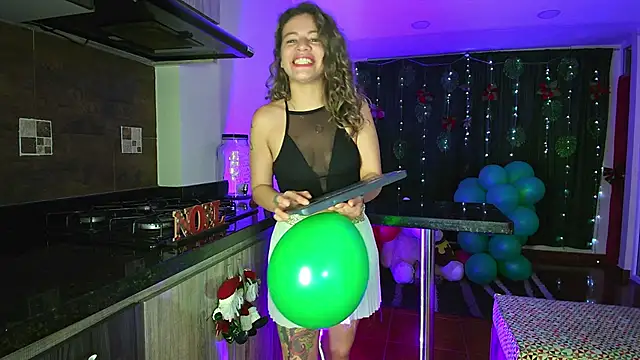oriana thomson2 online show from 12.27.24