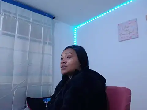 Snapshot of katty_ebonny chatting on 10.15.25 katty ebonny online show from 10.15.25