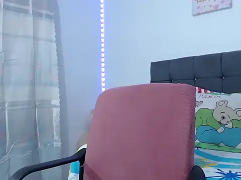 Snapshot of katty_ebonny chatting on 10.28.25 katty ebonny online show from 10.28.25