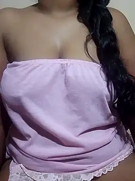 Snapshot of Diwya69 chatting on 10.22.25 Diwya69 online show from 10.22.25