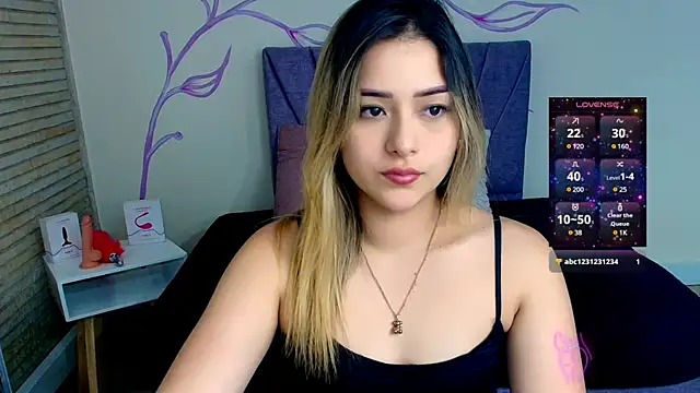 DahliaMoore online show from 12.05.24